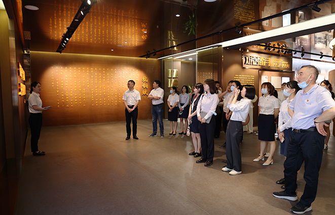 觀歷史輝煌 悟使命初心 | 冶金物資聯(lián)合寧波銀行開展主題黨日活動